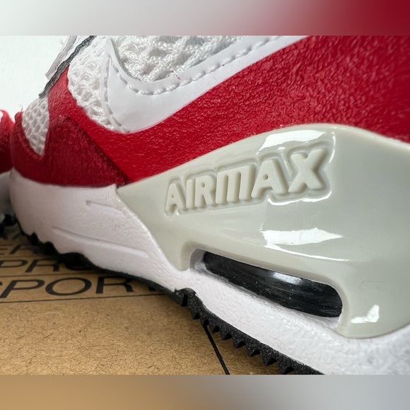 Nike Air Max System Kids in White/White-University Red Photon Dust Size:5C NIB - Picture 9 of 12